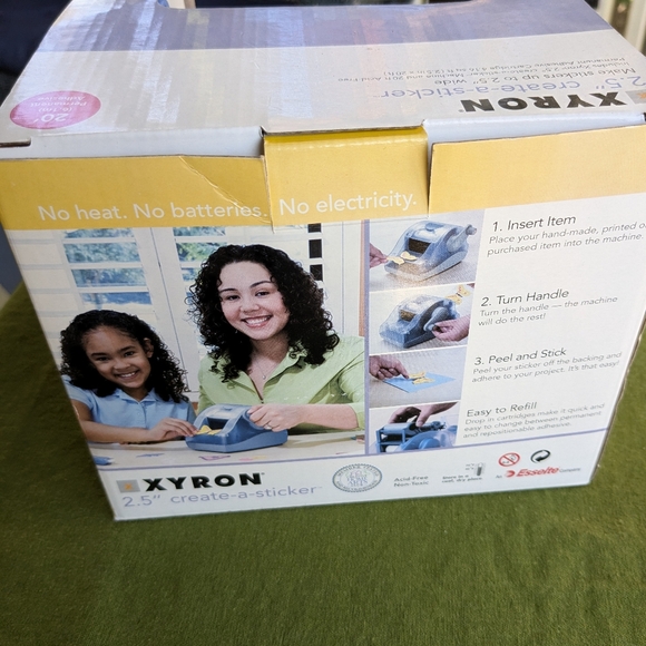 Xyron 2.5" Create-a-Sticker - Picture 2 of 6